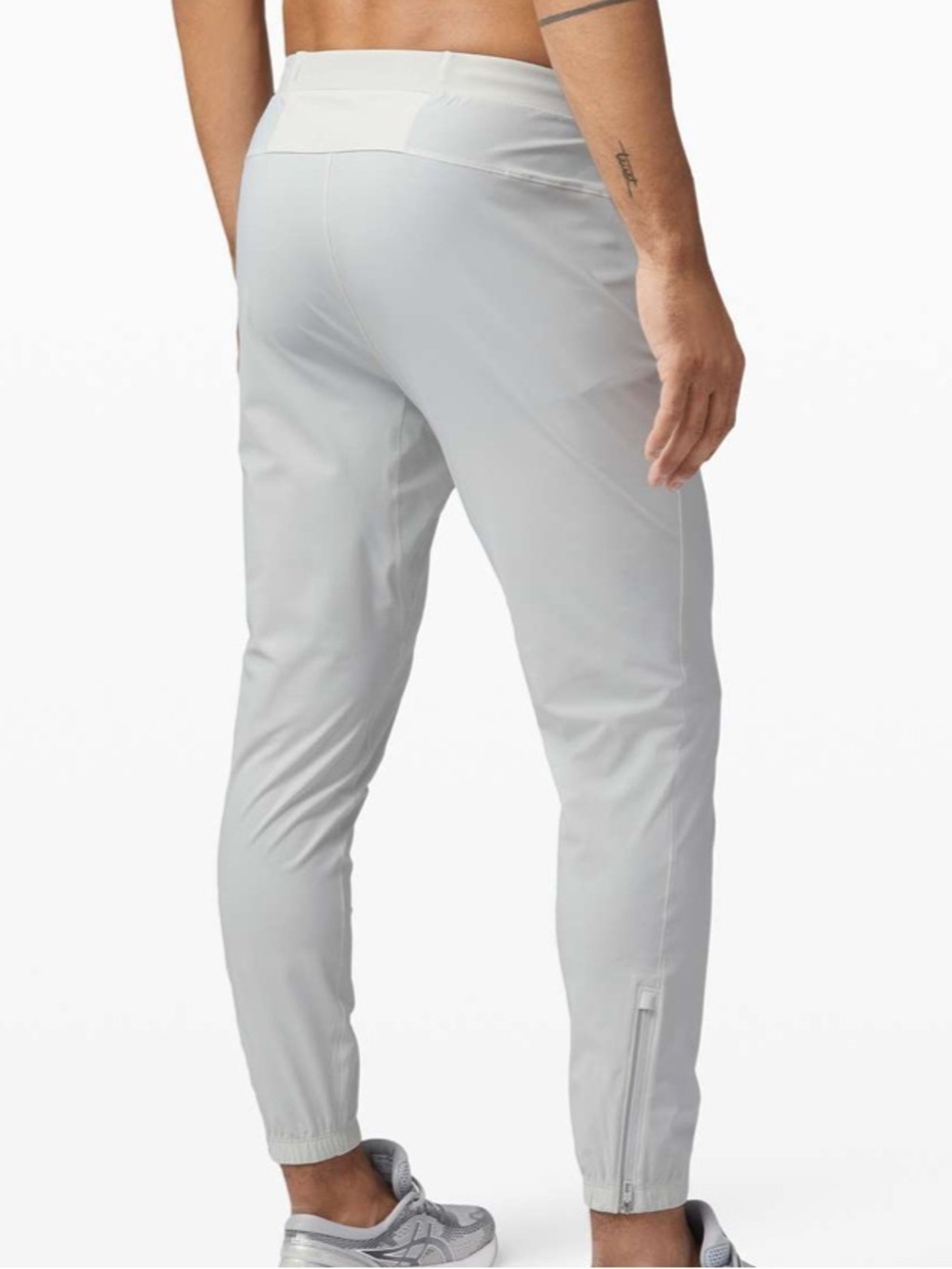 Lululemon Men’s Surge Jogger *29" in Vapor Size Small LIKE NEW